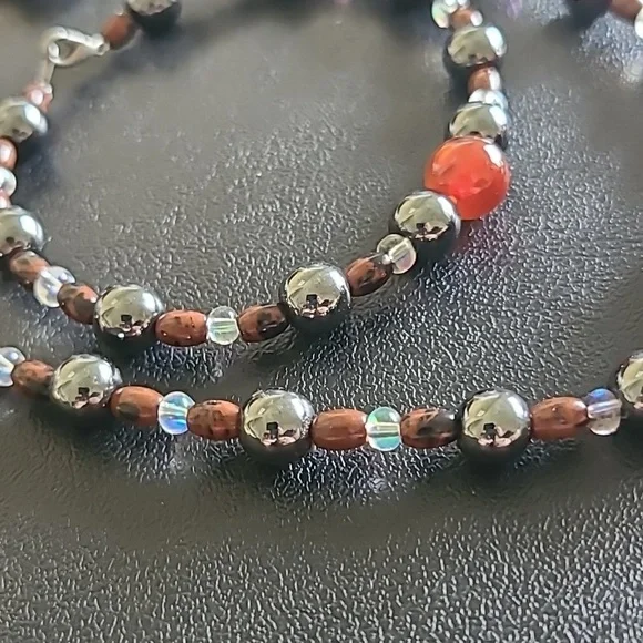 Handmade wolf's head necklace - Picture 4 of 5